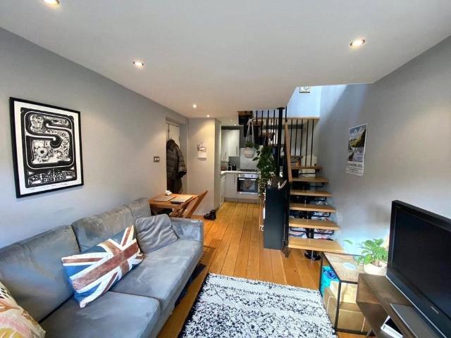 1 bedroom detached house to rent