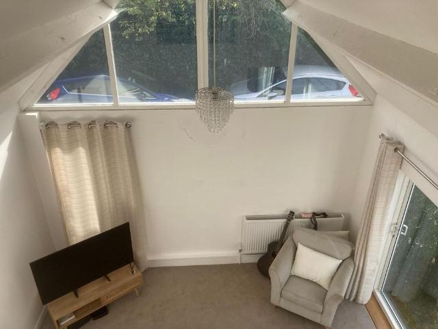 1 bedroom detached house to rent