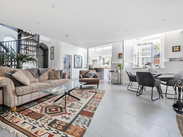 1 bedroom detached house to rent