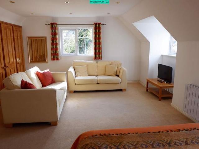 1 bedroom detached house to rent