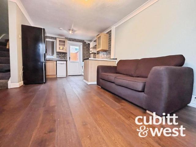 1 bedroom detached house to rent