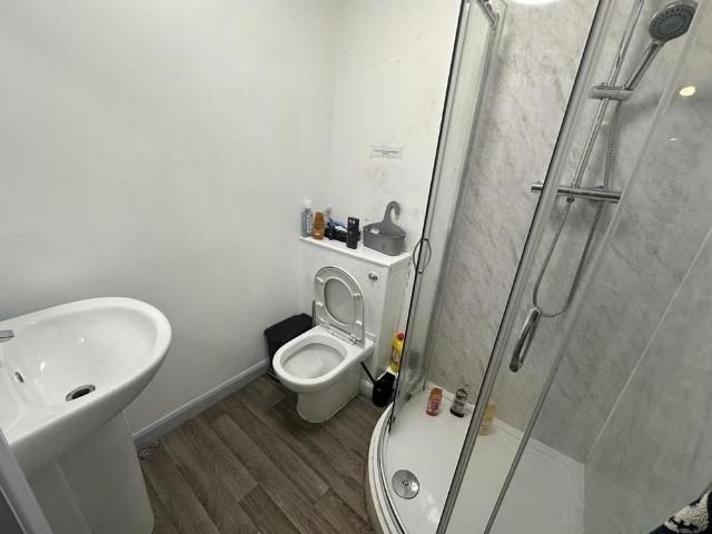 1 bedroom detached house to rent