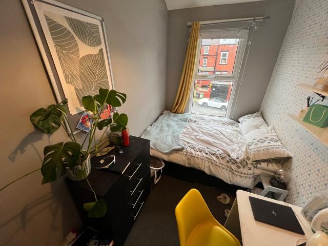 1 bedroom detached house to rent