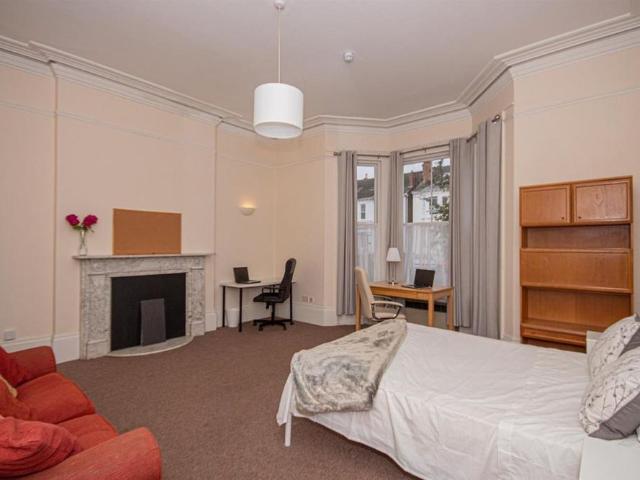 1 bedroom detached house to rent