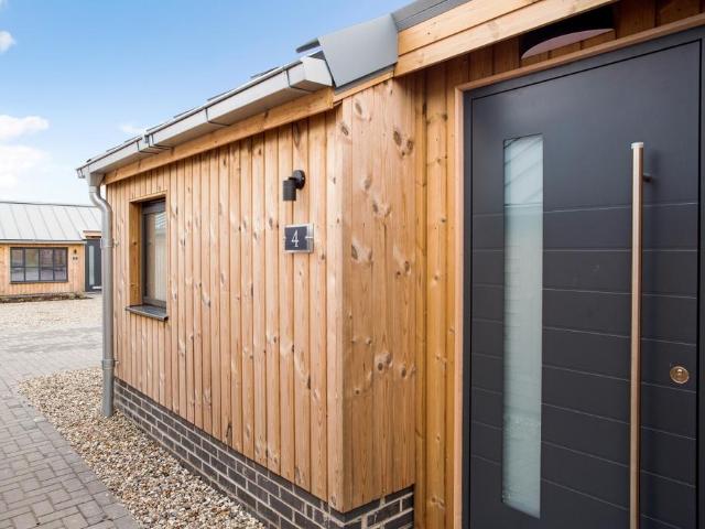 1 bedroom detached house to rent