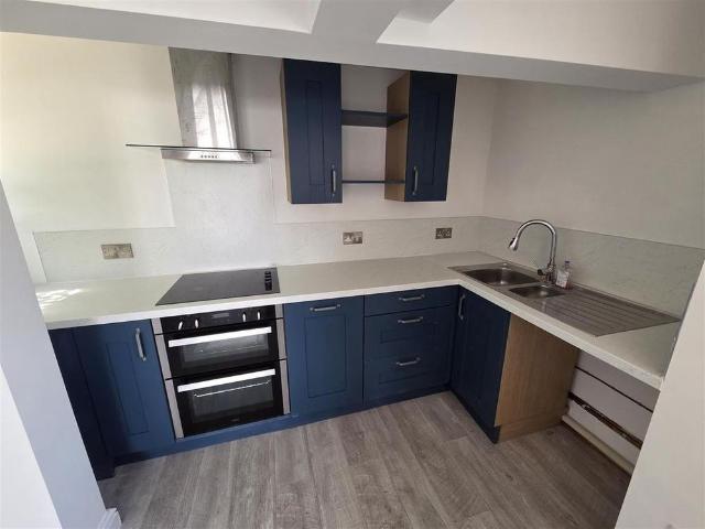 1 bedroom detached house to rent