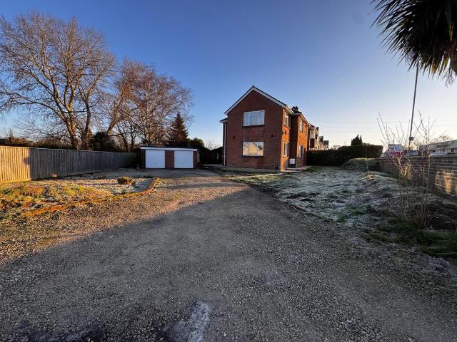 1 bedroom detached house to rent