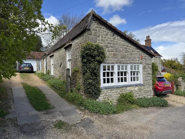 1 bedroom detached house to rent