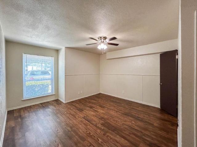 1 bedroom, Denton TX 76201 LS92859088