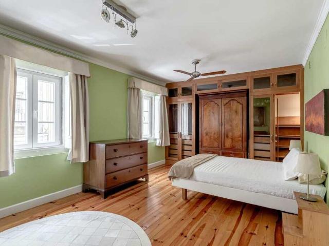 1 Bedroom Duplex, Lapa, Lisboa