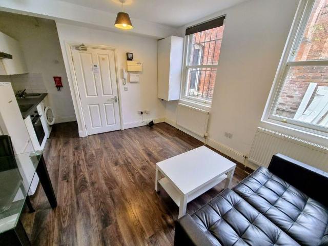 1 bedroom duplex to rent