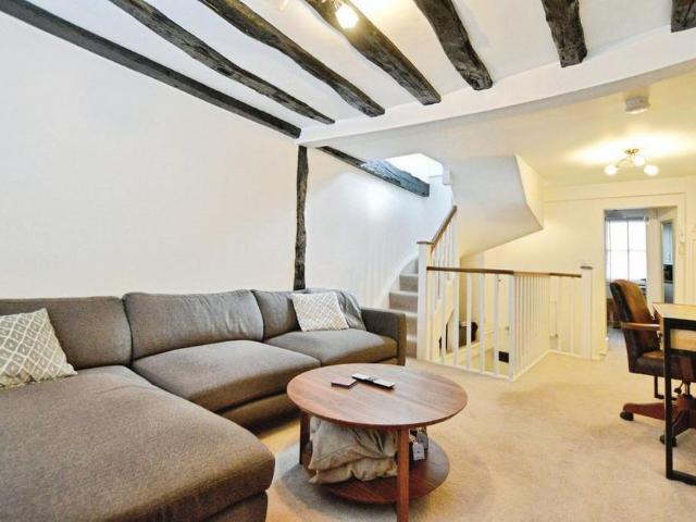 1 bedroom duplex to rent