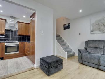 1 Bedroom End Of Terrace House