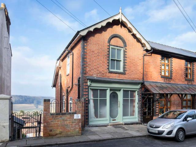 1 Bedroom End Of Terrace House