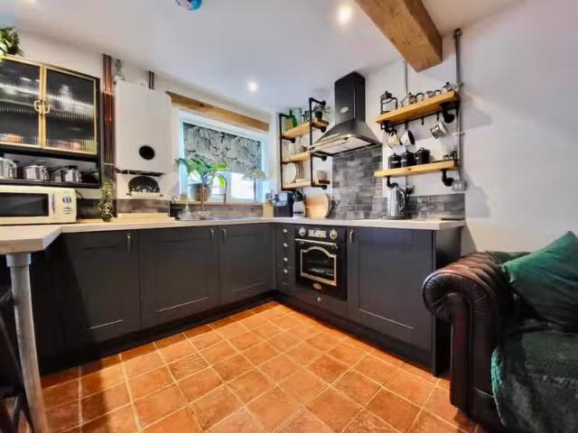 1 bedroom end of terrace house for rent in Horse Street, Chipp.