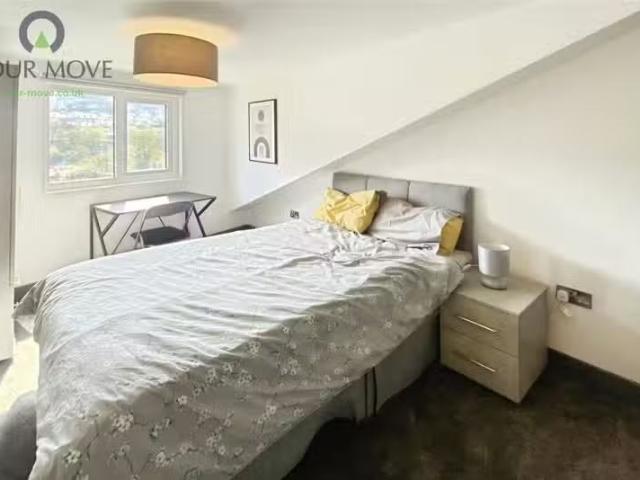 1 bedroom end of terrace house for rent in South Street, Keigh.