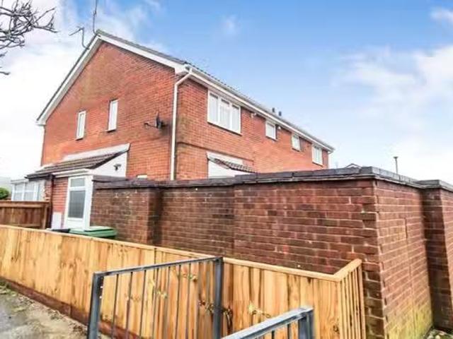 1 bedroom end of terrace house for rent in The Doves, Weymouth.