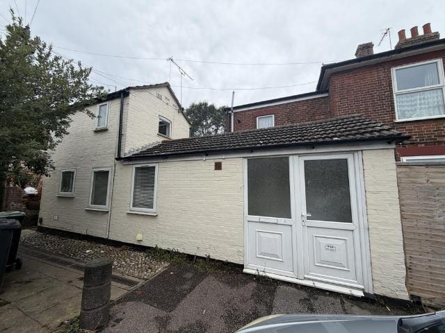 1 bedroom end of terrace house for sale
