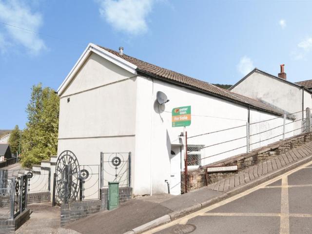 1 bedroom end of terrace house for sale