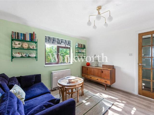 1 bedroom end of terrace house for sale
