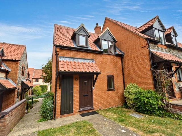 1 bedroom end of terrace house for sale