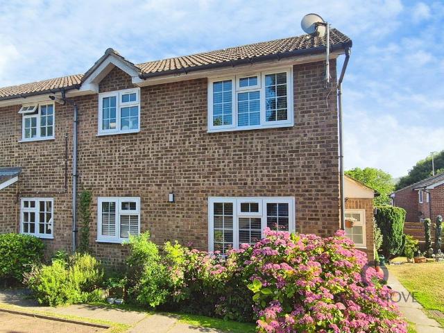 1 bedroom end of terrace house for sale
