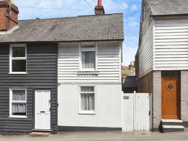 1 bedroom end of terrace house for sale