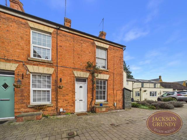 2 bedroom end of terrace house for sale