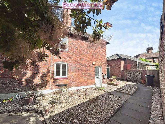 1 bedroom end of terrace house for sale