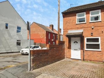 1 bedroom end of terrace house for sale