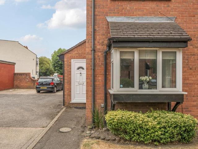 1 bedroom end of terrace house for sale