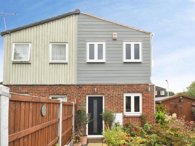 1 bedroom end of terrace house for sale