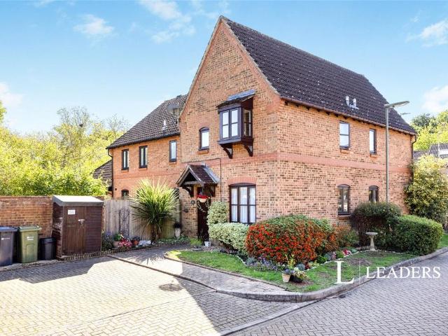 1 bedroom end of terrace house for sale