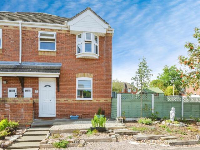 1 bedroom end of terrace house for sale