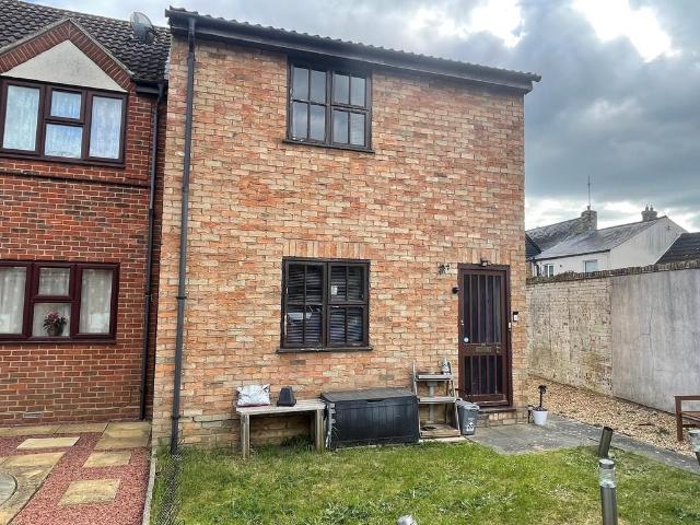 1 bedroom end of terrace house for sale