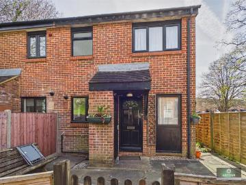 1 bedroom end of terrace house for sale