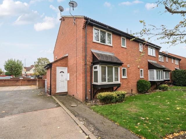 1 bedroom end of terrace house for sale