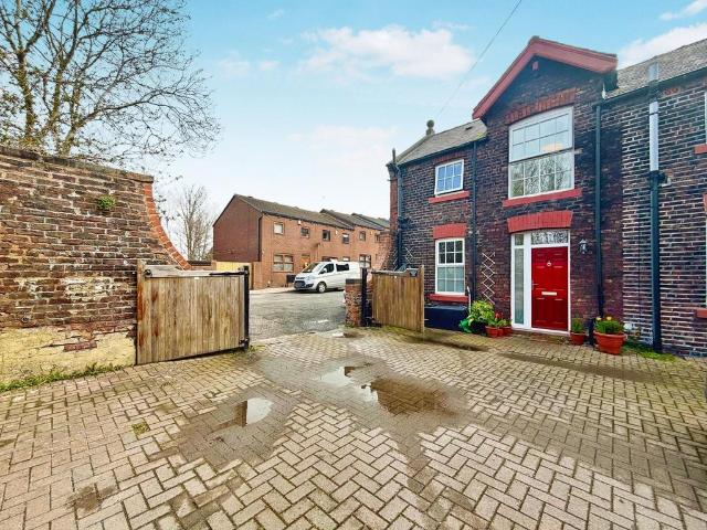 1 bedroom end of terrace house for sale