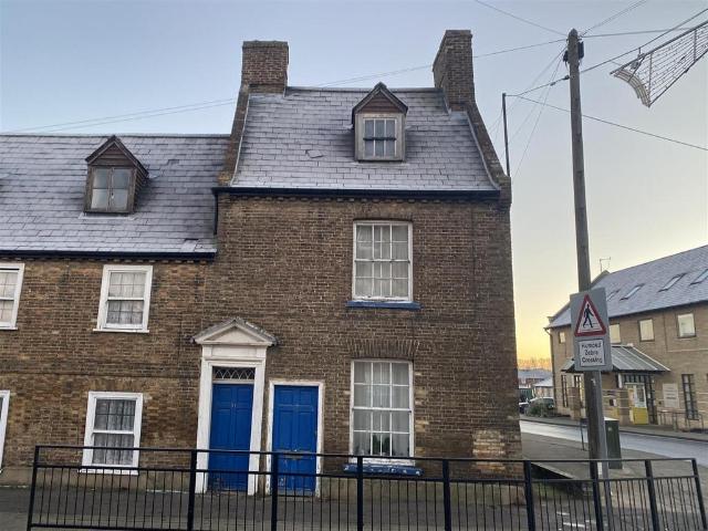 1 bedroom end of terrace house for sale
