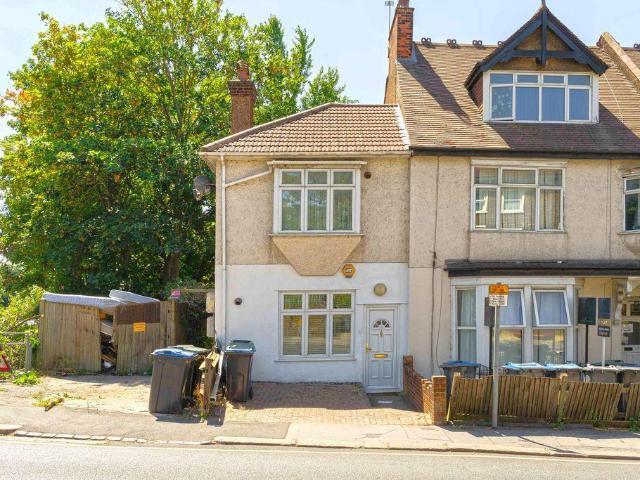 1 bedroom end of terrace house for sale