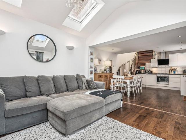 1 bedroom semi detached house for sale
