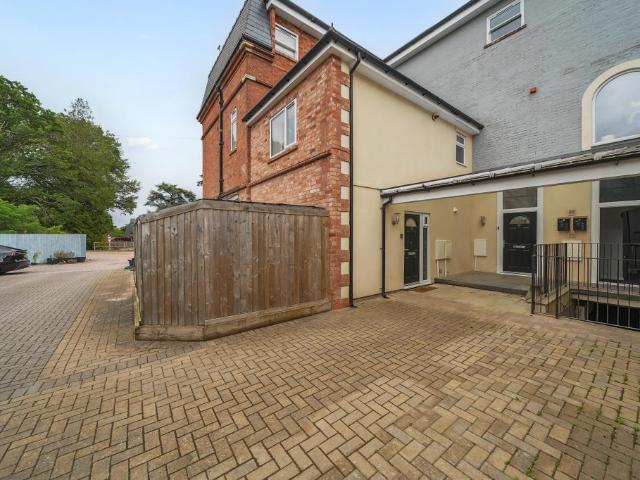 1 bedroom end of terrace house for sale