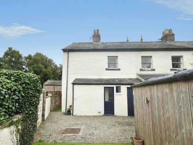 1 bedroom end of terrace house for sale