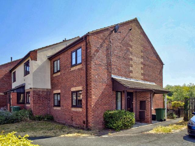 1 bedroom end of terrace house for sale