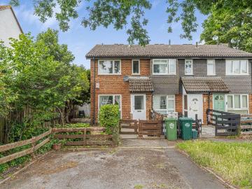 1 bedroom end of terrace house for sale
