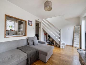 1 bedroom end of terrace house for sale