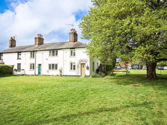 1 bedroom end of terrace house for sale