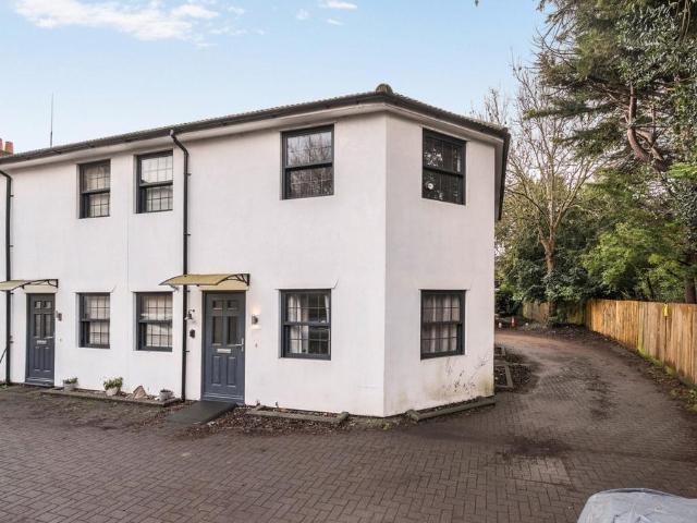 1 bedroom end of terrace house for sale