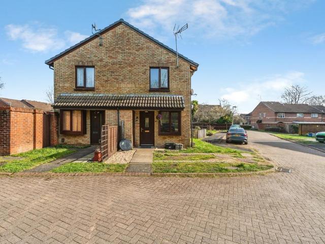 1 bedroom end of terrace house for sale