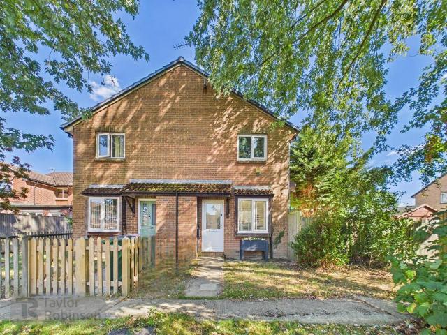 1 bedroom end of terrace house for sale